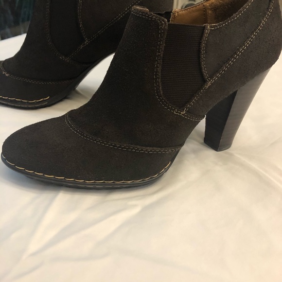 Sofft brown suede booties - Picture 2 of 8